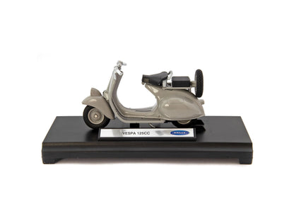 Vespa 124CC 1953 grey - 1:18 Scale Diecast Model Scooter-Welly-Diecast Model Centre