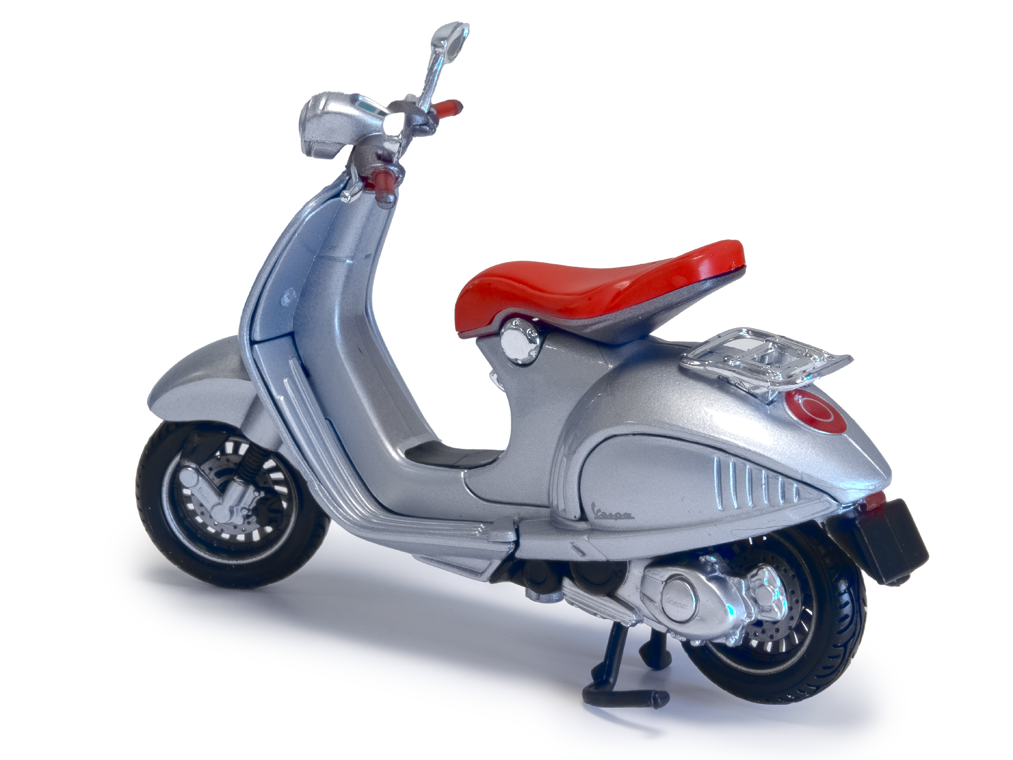 Vespa 946 Bellissima 2014 Silver 1:18 Scale Maisto Diecast Model-Maisto-Diecast Model Centre