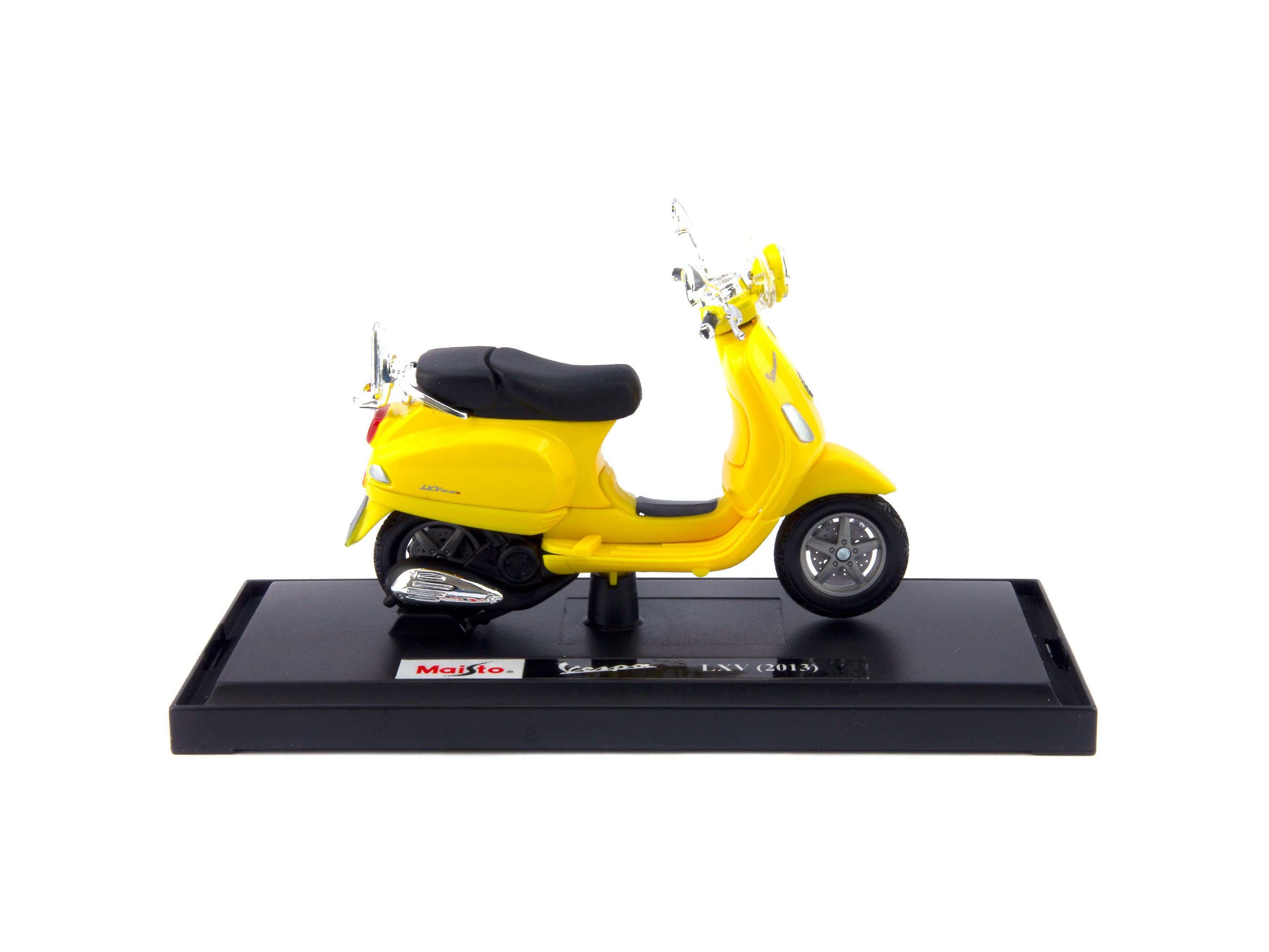 Vespa LXV 2013 Yellow 1:18 Scale Maisto Diecast Model-Maisto-Diecast Model Centre