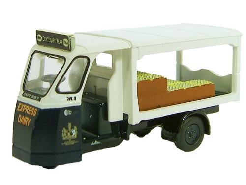 W and E Milk Float Express Dairies 1:76 Scale Diecast Model – Oxford Diecast-Oxford Diecast-Diecast Model Centre