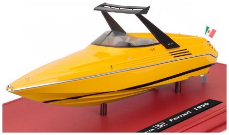 Riva Motoscafo 32 Ferrari 1990 2 x Engine V8 780CV (24cm) Yellow w/Showcase 1:43 Scale Kess Resin Model