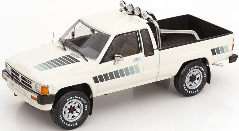 Toyota Truck Xtra Cab 4x4 (Hilux) White 1:18 Scale Diecast Car – KK Scale