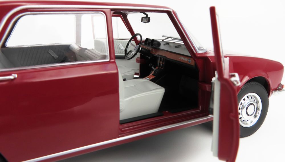 Alfa Romeo 1750 Berlina Series 1 1968 Prugna 525 1:18 Scale Diecast Model Car – Mitica