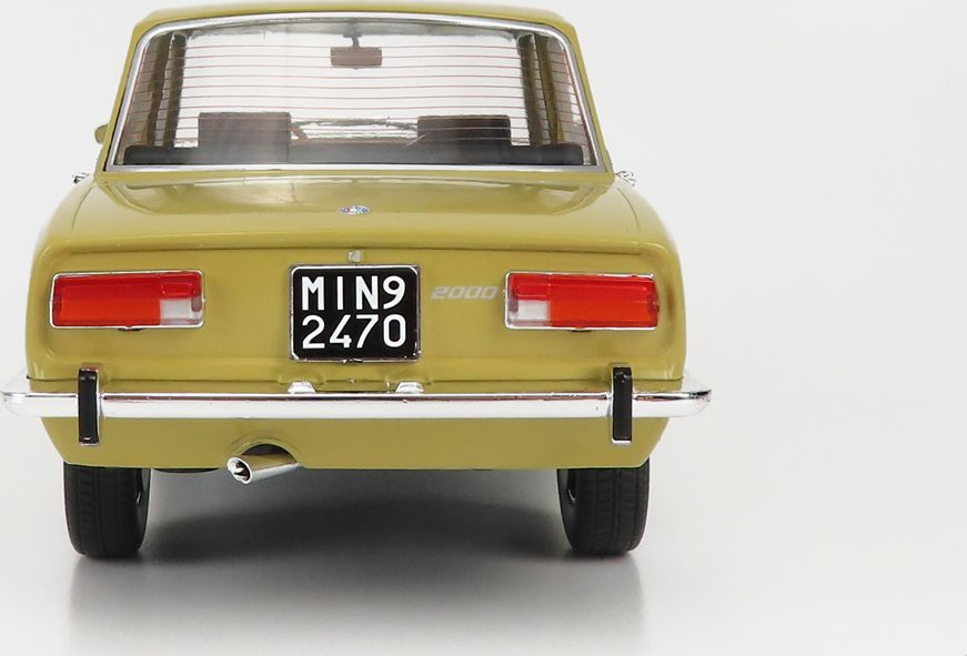 Alfa Romeo 2000 Berlina 1971 Giallo Piper 116 1:18 Scale Diecast Model Car – Mitica