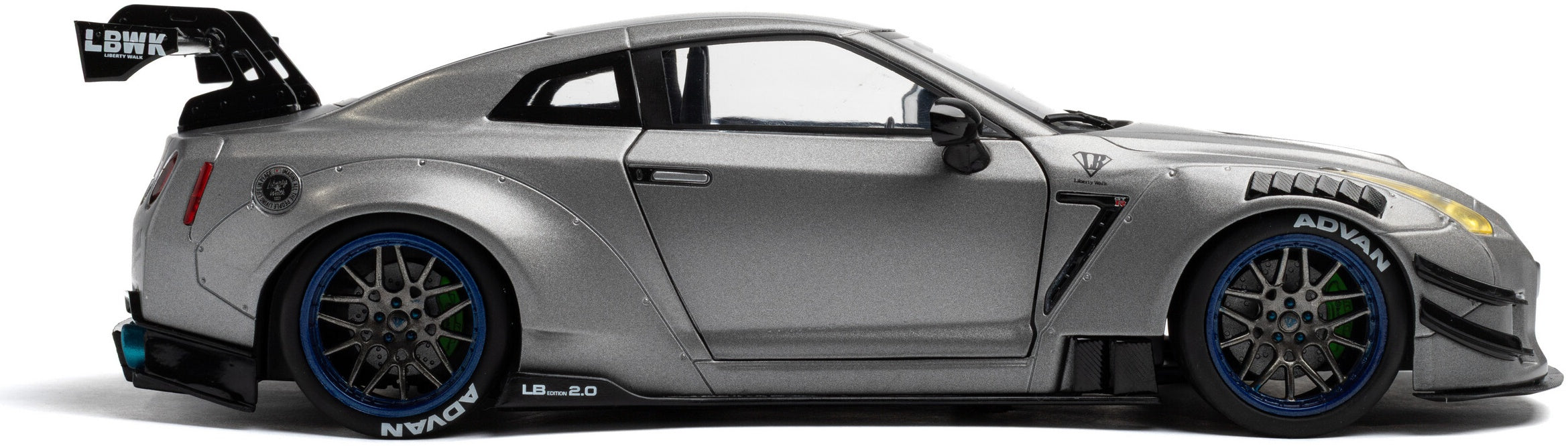 Nissan GT-R (R35) w/Liberty Walk Body Kit 2.0 Silver 2023 1:18 Scale Diecast Model Car – Solido