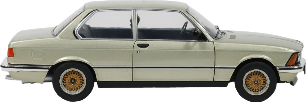 BMW 323i Resedagrun Metallic 1980 1:18 Scale Diecast Car – Solido