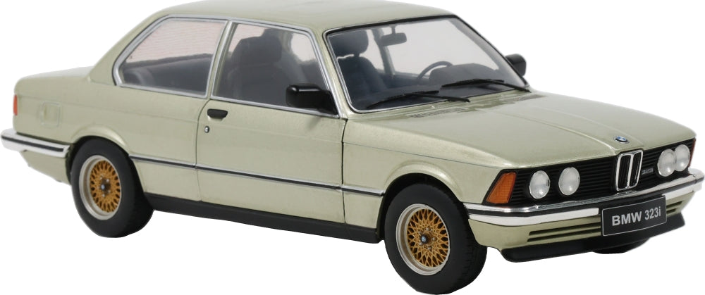 BMW 323i Resedagrun Metallic 1980 1:18 Scale Diecast Car – Solido