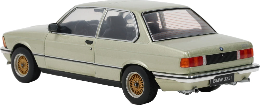 BMW 323i Resedagrun Metallic 1980 1:18 Scale Diecast Car – Solido