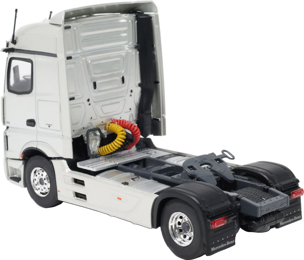 Mercedes-Benz Actros L Silver 2024 1:43 Scale Diecast Truck – Solido