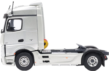 Mercedes-Benz Actros L Silver 2024 1:43 Scale Diecast Truck – Solido