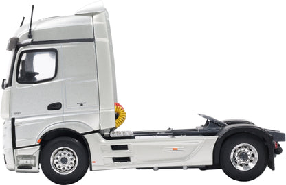 Mercedes-Benz Actros L Silver 2024 1:43 Scale Diecast Truck – Solido