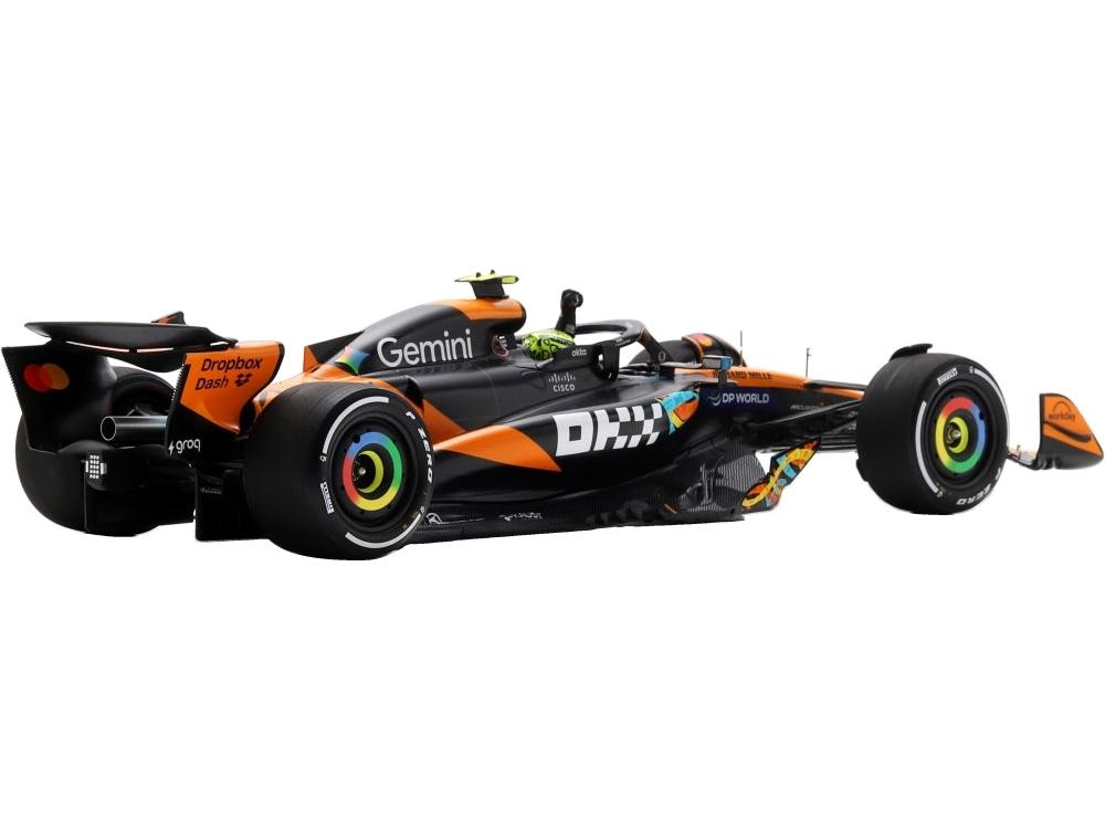 McLaren MCL39 #4 3rd Abu Dhabi GP 2025 Lando Norris F1 Drivers Champion 2025 w/Board 1:18 Scale Resin Car – Spark