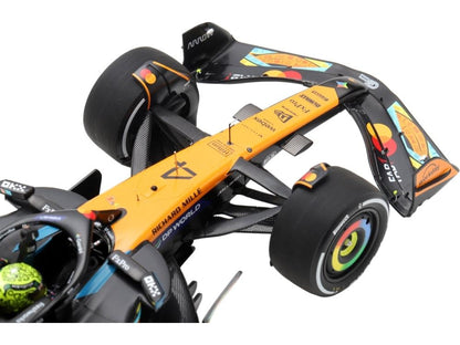 McLaren MCL39 #4 3rd Abu Dhabi GP 2025 Lando Norris F1 Drivers Champion 2025 w/Board 1:18 Scale Resin Car – Spark