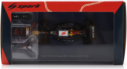 Oracle Red Bull Racing RB21 #1 1st US GP 2025 Max Verstappen w/Pit Boards 1:43 Scale Resin Car – Spark