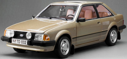 Ford Escort Mk3 Ghia 1981 Gold LHD 1:18 Modellauto aus Die-Cast von Sun Star