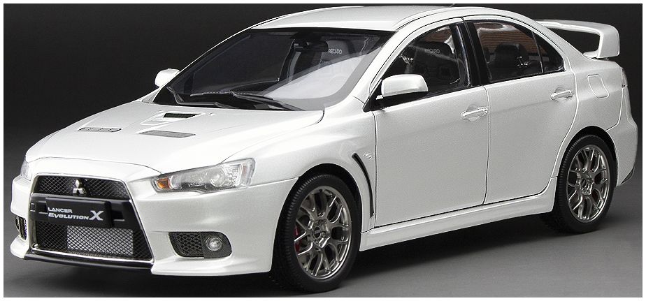 Mitsubishi Lancer Evolution X White 1:18 Scale Sun Star Diecast Model Car