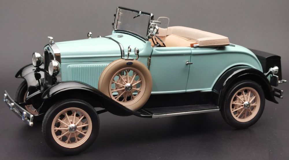 Ford Model A Roadster Blue 1931 1:18 Scale Sun Star Diecast Model