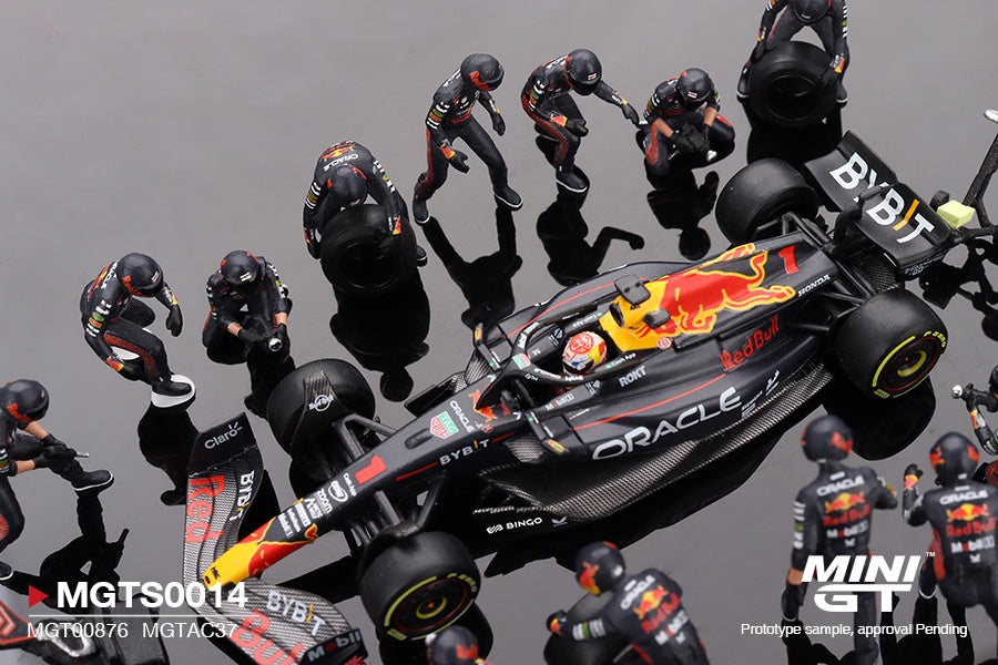 Oracle Red Bull RB19 #1 Max Verstappen F1 Japanese GP 2023 Pit Crew Set Limited Edition 1:64 Scale Diecast – MINI GT