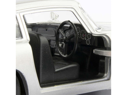 Aston Martin DB5 James Bond Goldfinger 1:24 Scale