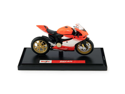 Ducati 1199 Superleggra 2014 red 1:18 Scale Motorcycle Model