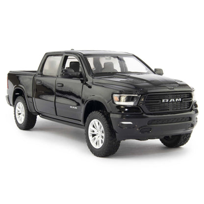 RAM 1500 Crew Cab Laramie Diecast Model Pickup Truck 2019 black - 1:24 Scale-Motormax-Diecast Model Centre