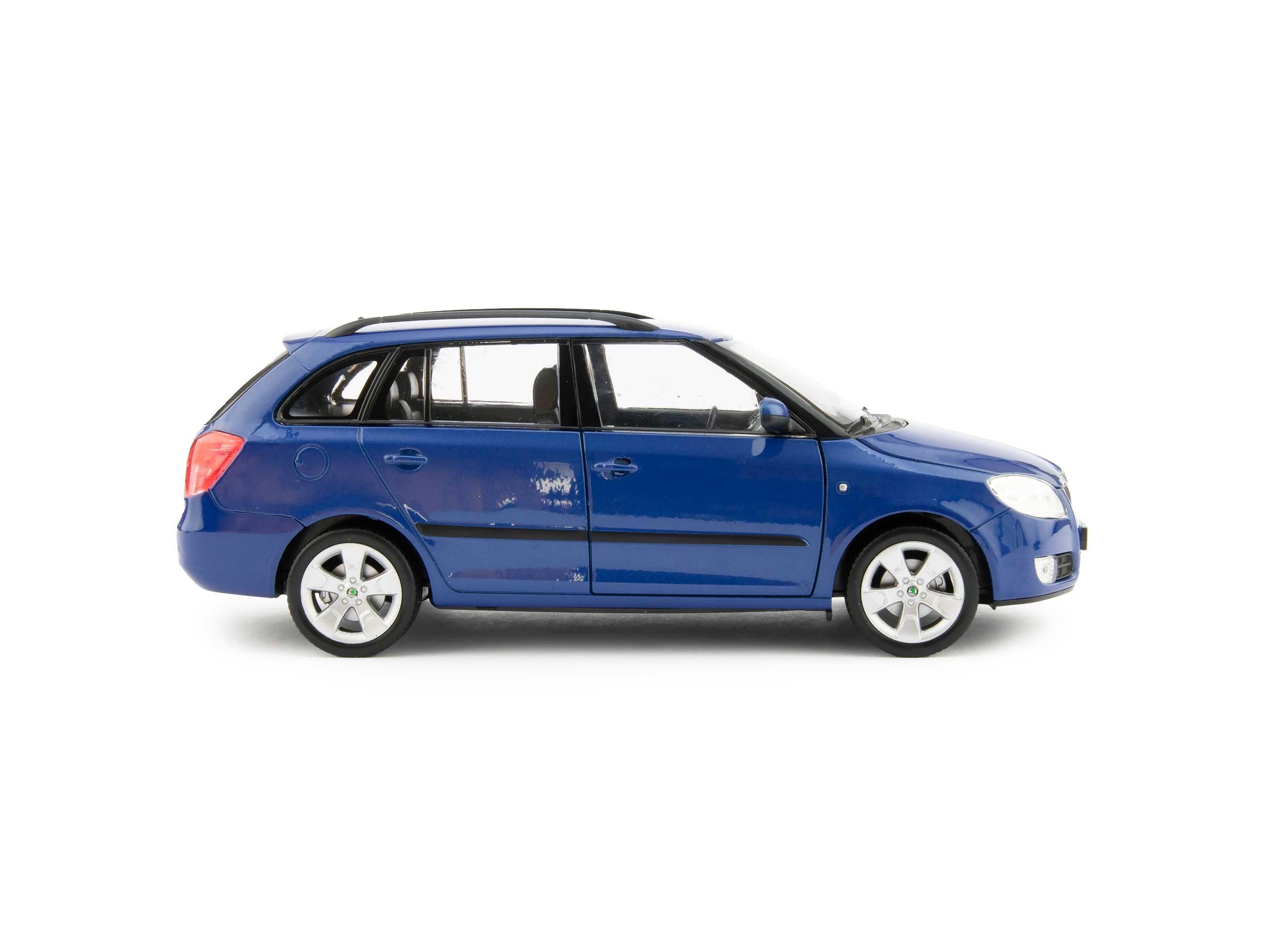 Skoda Fabia II Estate blue - 1:24 Scale Diecast Model Car-Welly-Diecast Model Centre