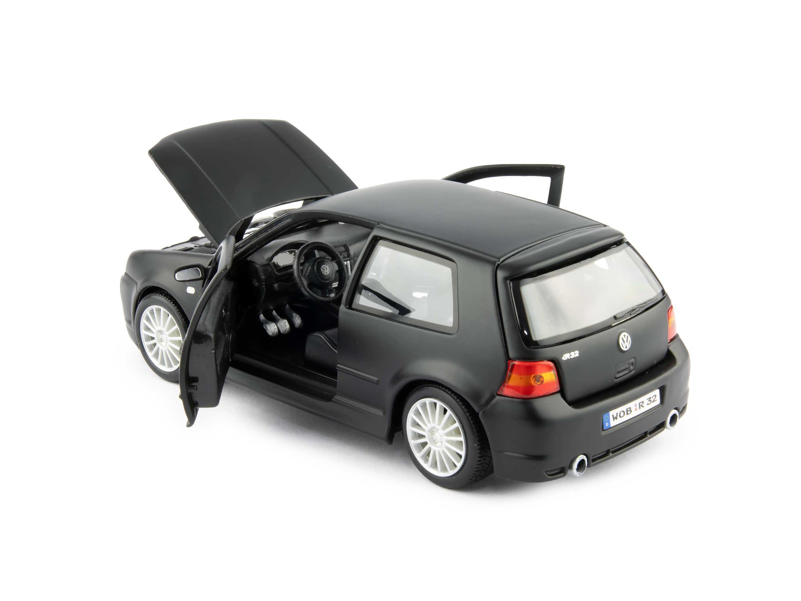 Volkswagen Golf Mk4 R32 Black 1:24 Scale Maisto Diecast Model