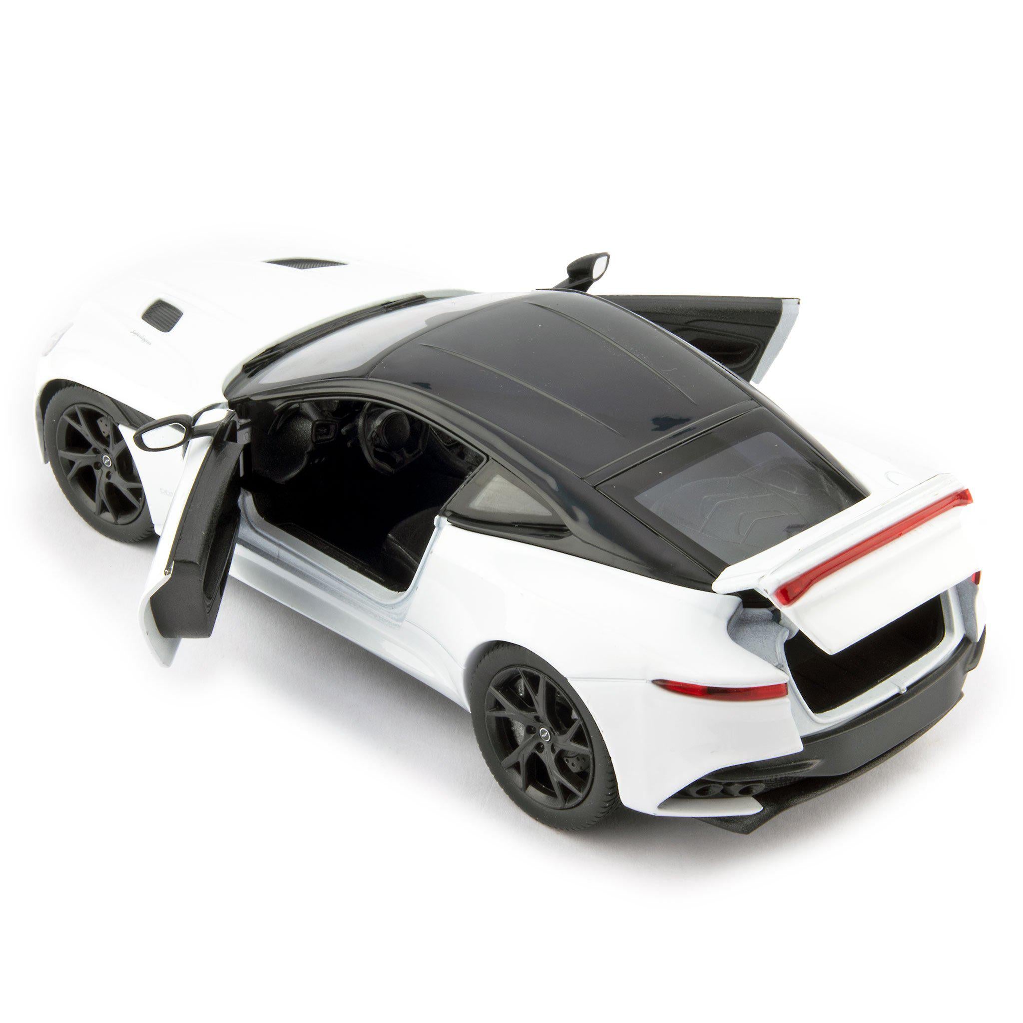 Aston Martin DBS Superleggera Diecast Model Car white - 1:24 Scale-Welly-Diecast Model Centre