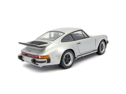 Porsche 911 Turbo 3.0 Diecast Model Car 1974 silver - 1:24 Scale-Welly-Diecast Model Centre