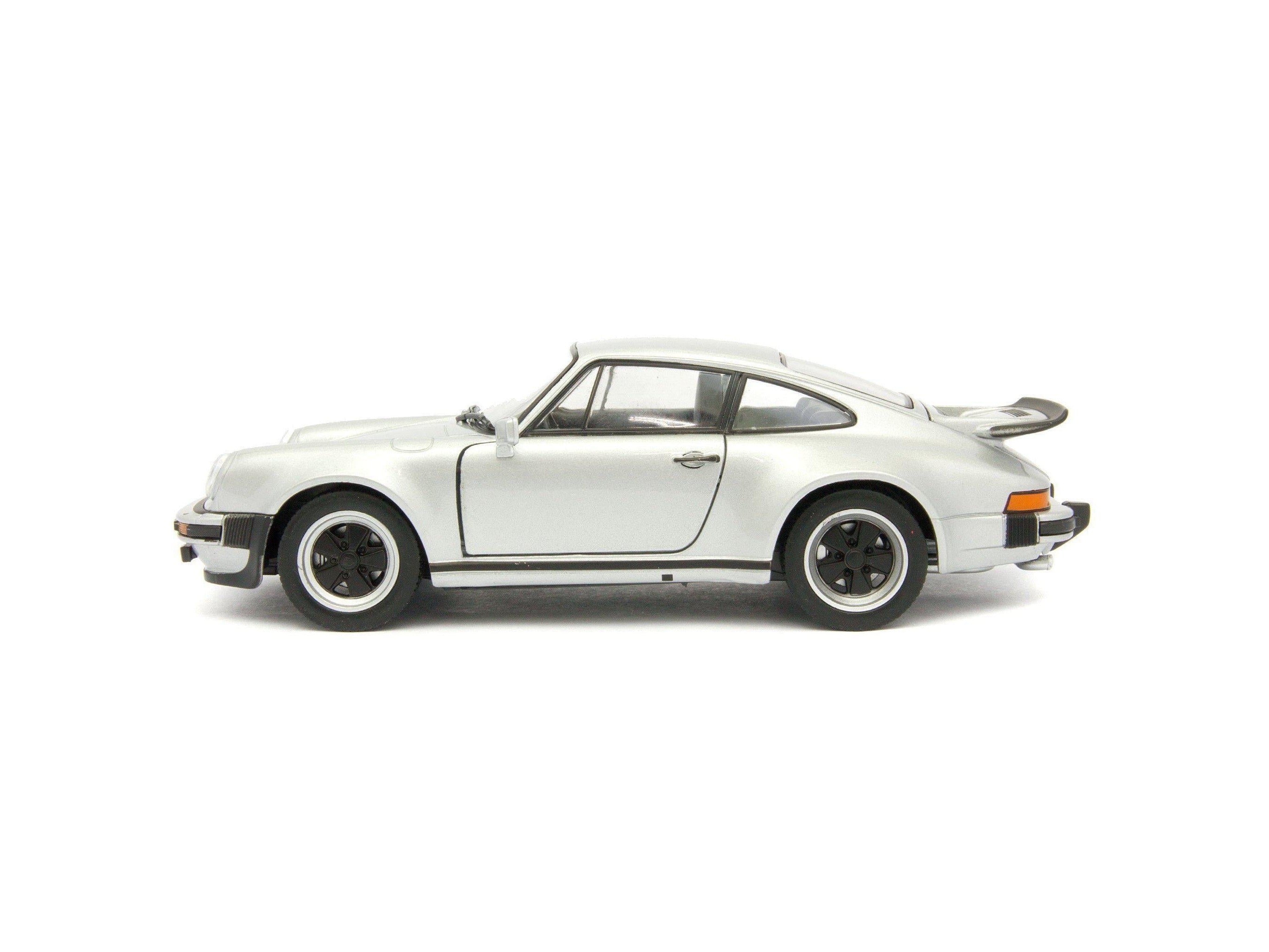 Porsche 911 Turbo 3.0 Diecast Model Car 1974 silver - 1:24 Scale-Welly-Diecast Model Centre