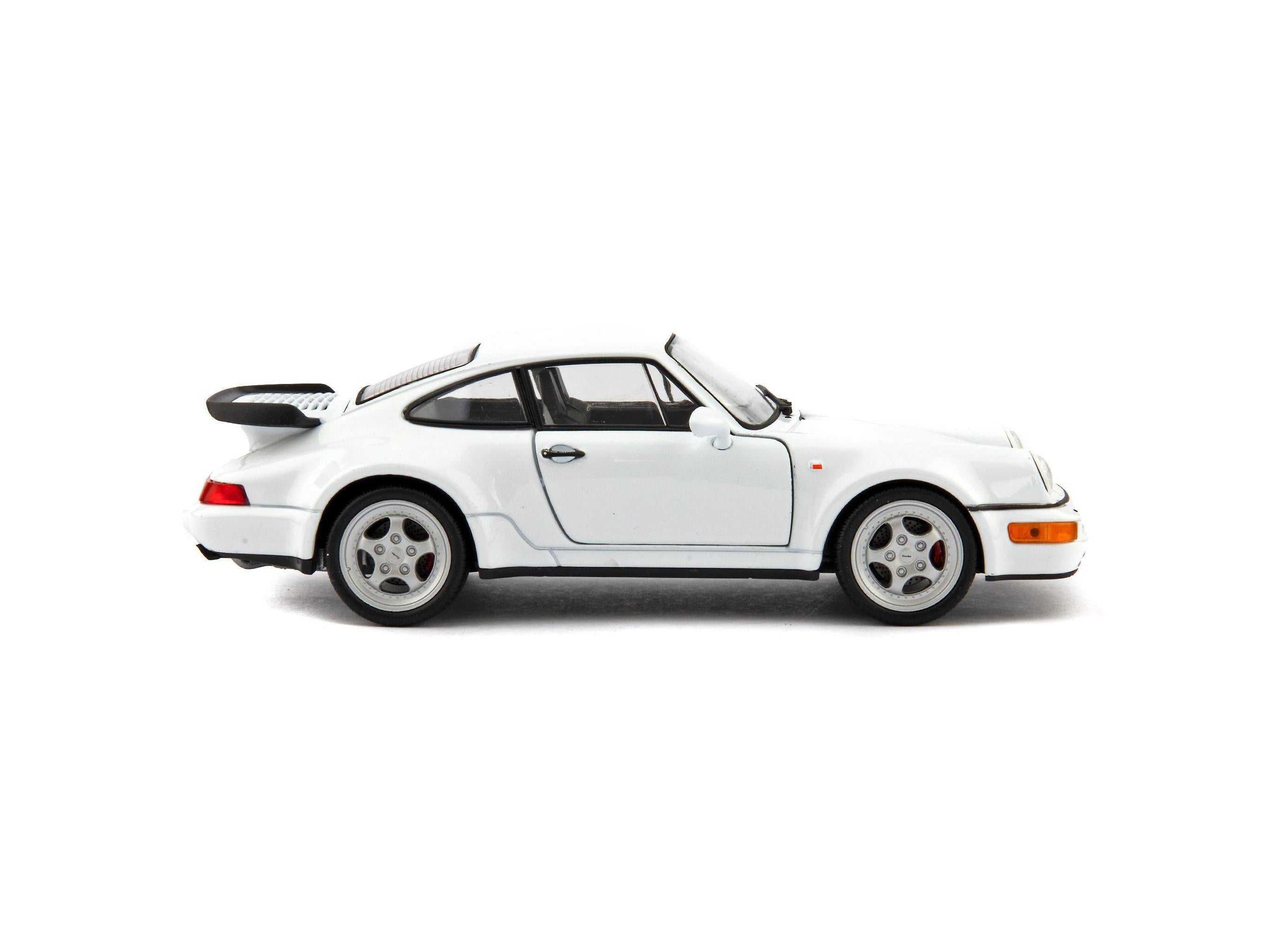 Porsche 911 Turbo 3.0 Diecast Model Car 1974 white - 1:24 Scale-Welly-Diecast Model Centre