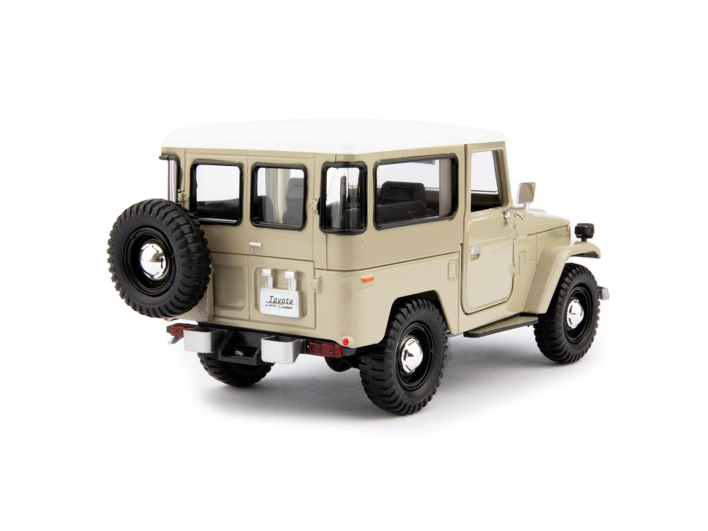 Toyota Land Cruiser FJ40 Diecast Model Car beige - 1:24 Scale-Motormax-Diecast Model Centre