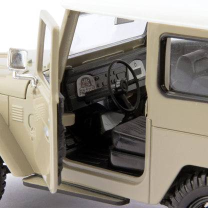 Toyota Land Cruiser FJ40 Diecast Model Car beige - 1:24 Scale-Motormax-Diecast Model Centre