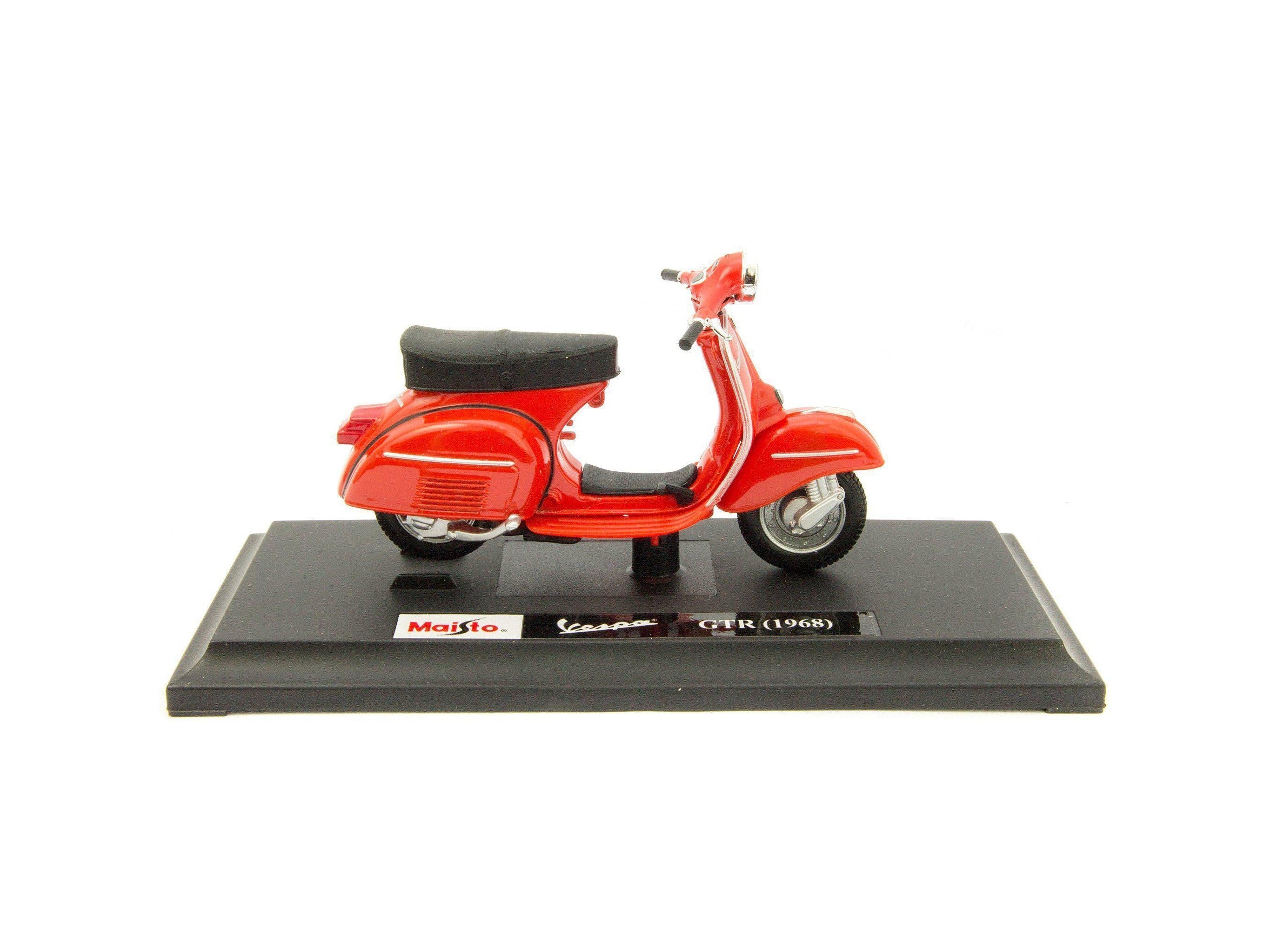 Vespa 125 GTR Diecast Model Scooter 1968 - 1:18 Scale-Maisto-Diecast Model Centre