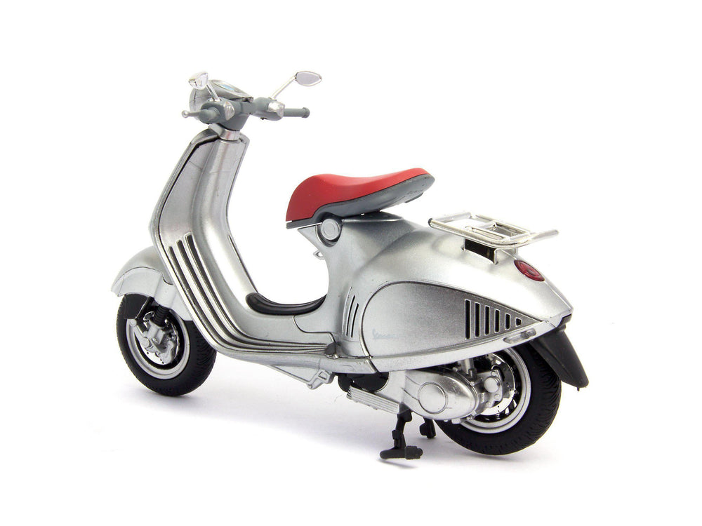 Vespa 946 silver - 1:12 Scale