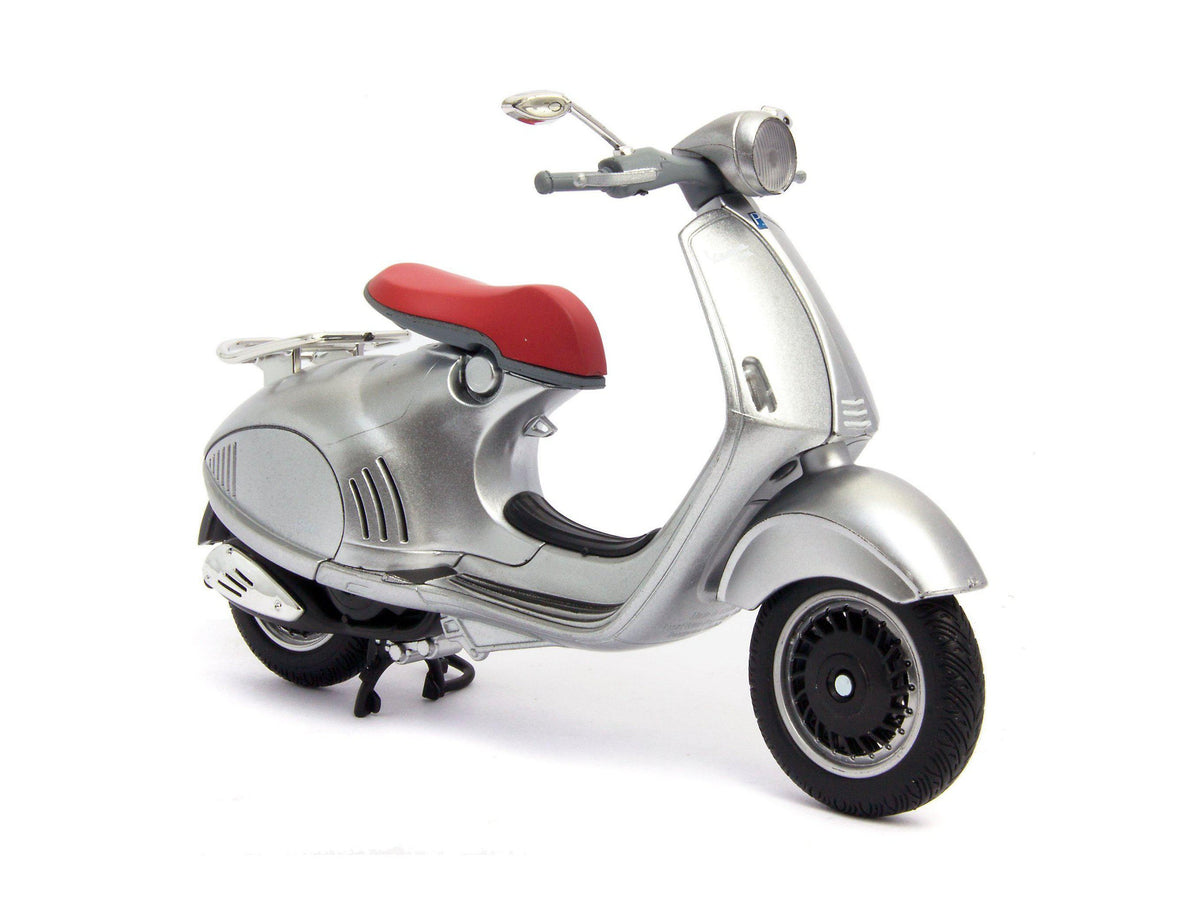 Vespa 946 silver - 1:12 Scale